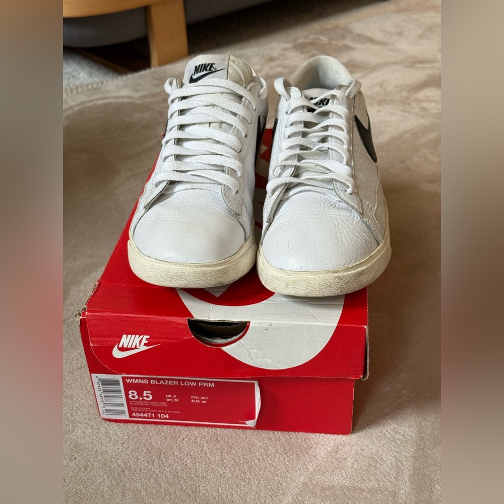 Nike Women's Blazer Low PRM White